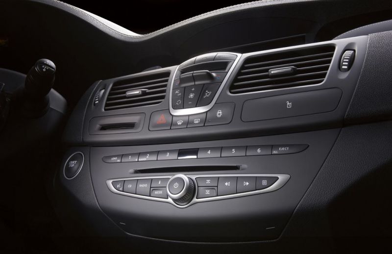 Renault Laguna III (Phase II) GT 2.0 dCi (173 Hp) Automatic